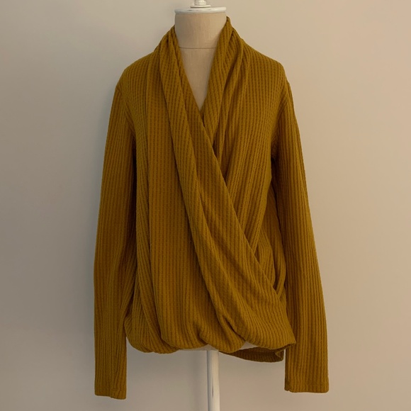 ANTHROPOLOGIE AKEMI + KIN WOODRUFF TOP - Picture 3 of 11